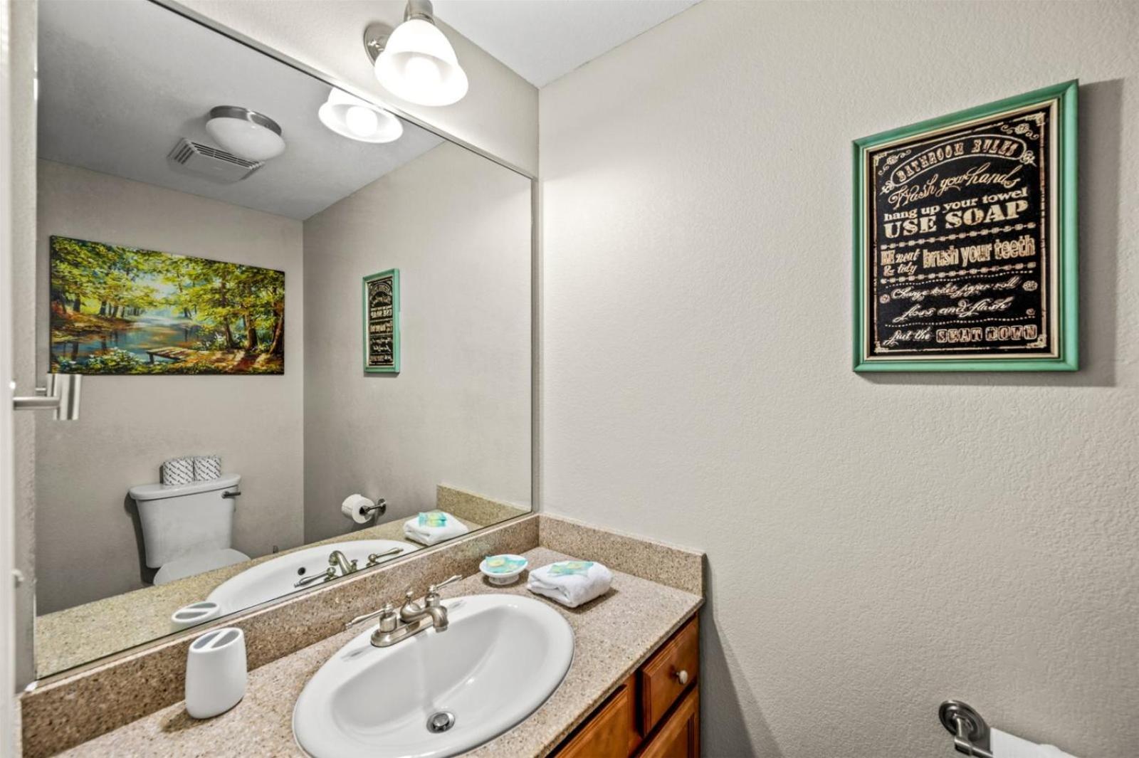 Apartment Smoky Mountain View Condo- Indoor Outdoor Pool, Walking Path, Playground, Basketball Pigeon Forge