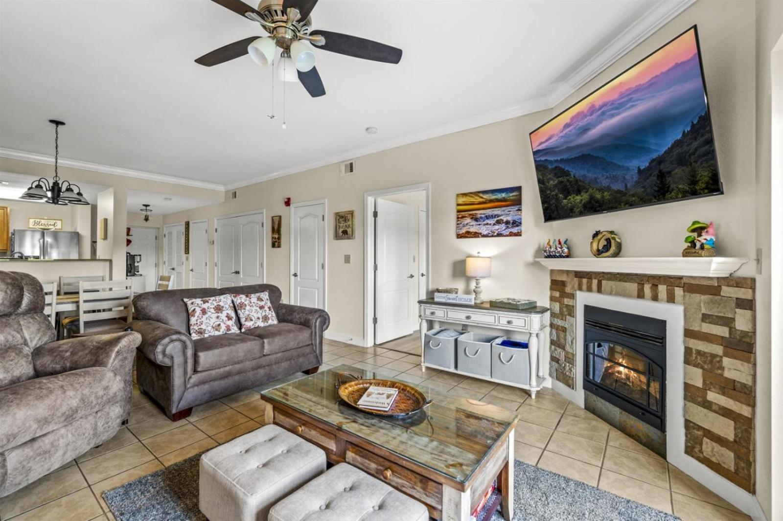 Smoky Mountain View Condo- Indoor Outdoor Pool, Walking Path, Playground, Basketball Pigeon Forge