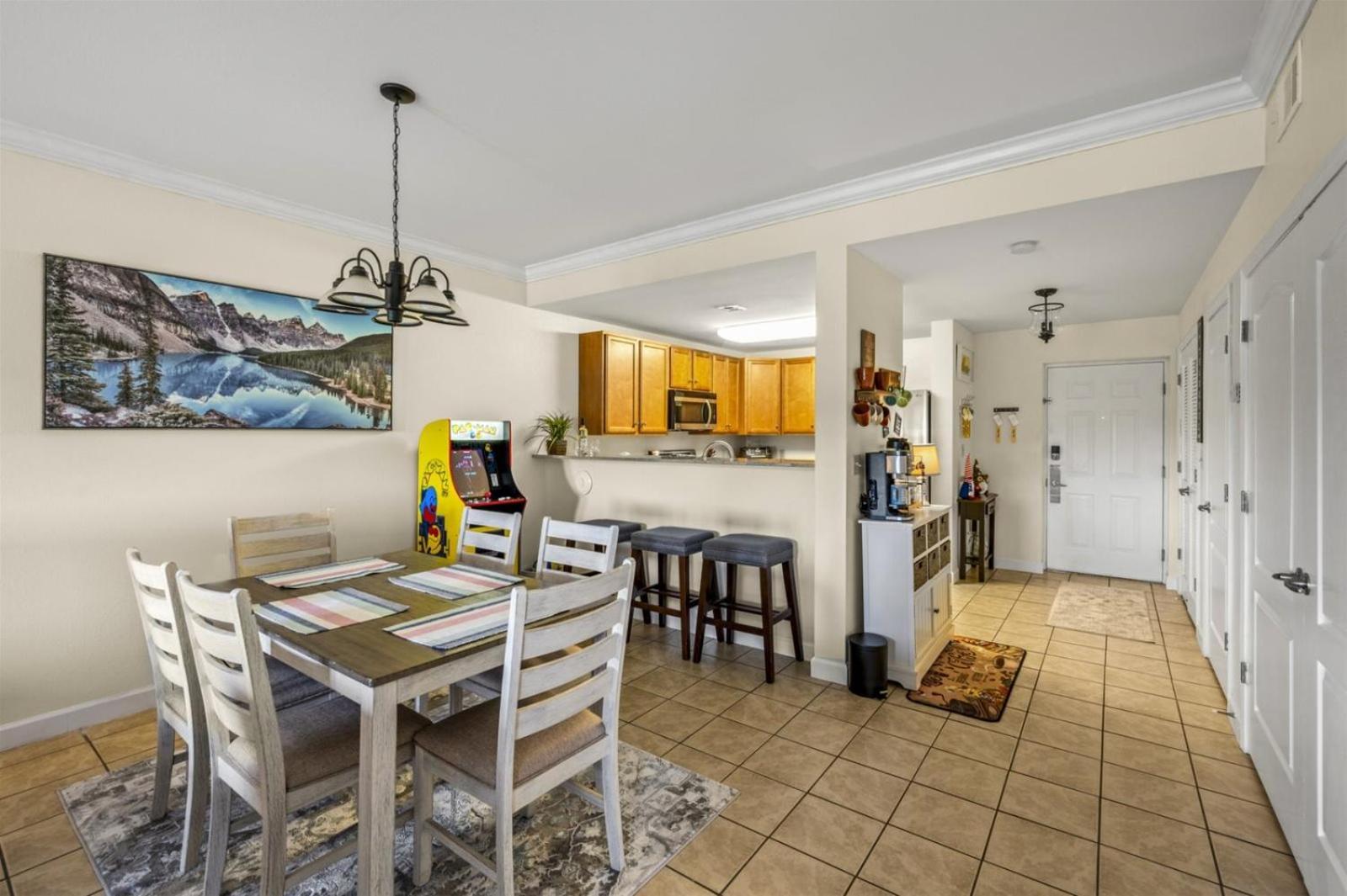 Apartment Smoky Mountain View Condo- Indoor Outdoor Pool, Walking Path, Playground, Basketball Pigeon Forge