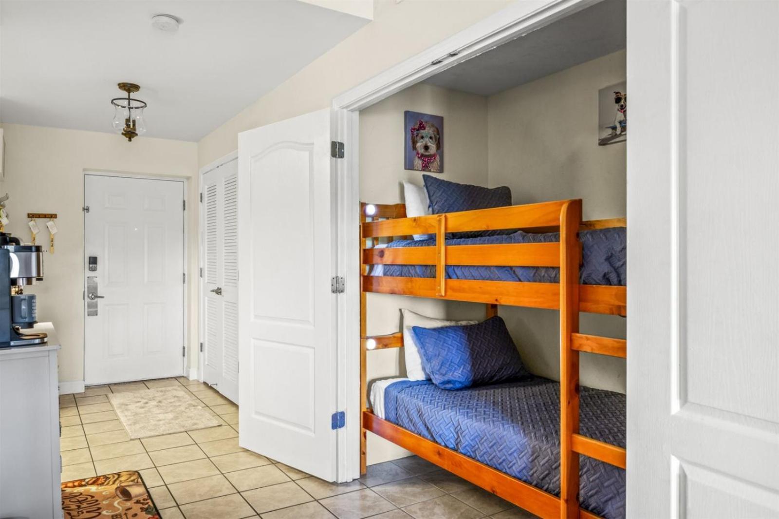 Smoky Mountain View Condo- Indoor Outdoor Pool, Walking Path, Playground, Basketball * Pigeon Forge