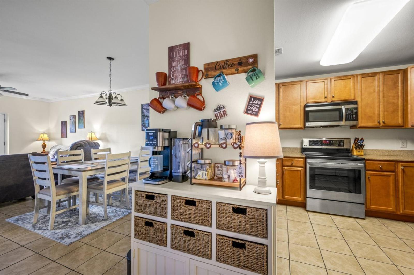 Apartment Smoky Mountain View Condo- Indoor Outdoor Pool, Walking Path, Playground, Basketball Pigeon Forge